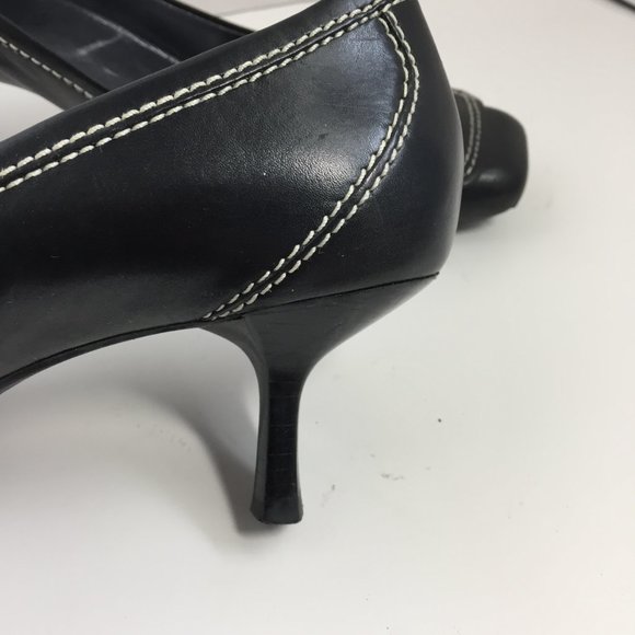 COLE HAAN black leather pumps sz 9 - Picture 4 of 5